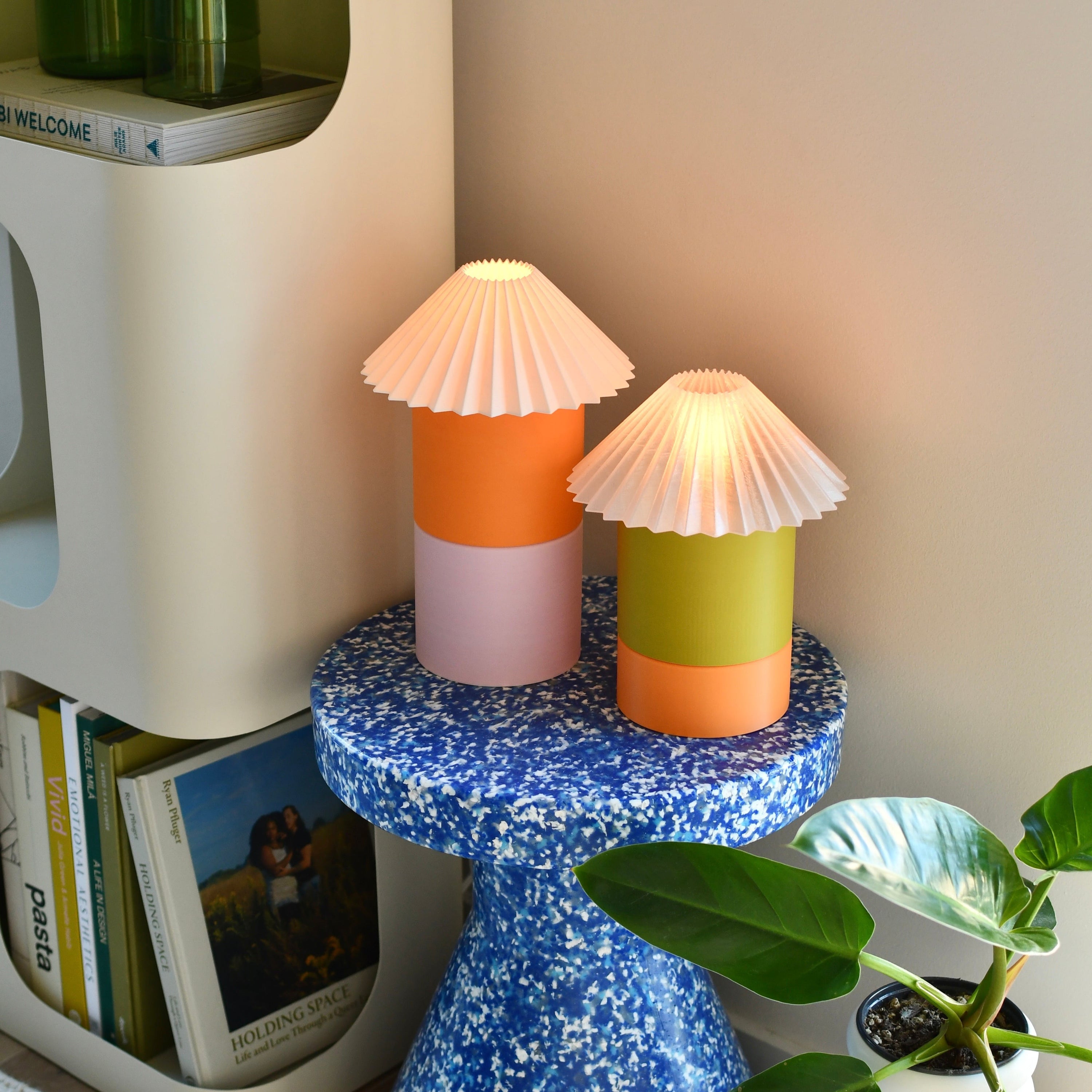 Cici Lamp – Large in Nectar by Nella Home – colorful, modular, stackable table lamp
Cute aesthetic colorful lamp for dopamine decor lovers
Modular, Scandinavian style modern lighting in Nectar – sustainable PLA table lamp
Two-toned Color-block home decor – Nectar Cici medium