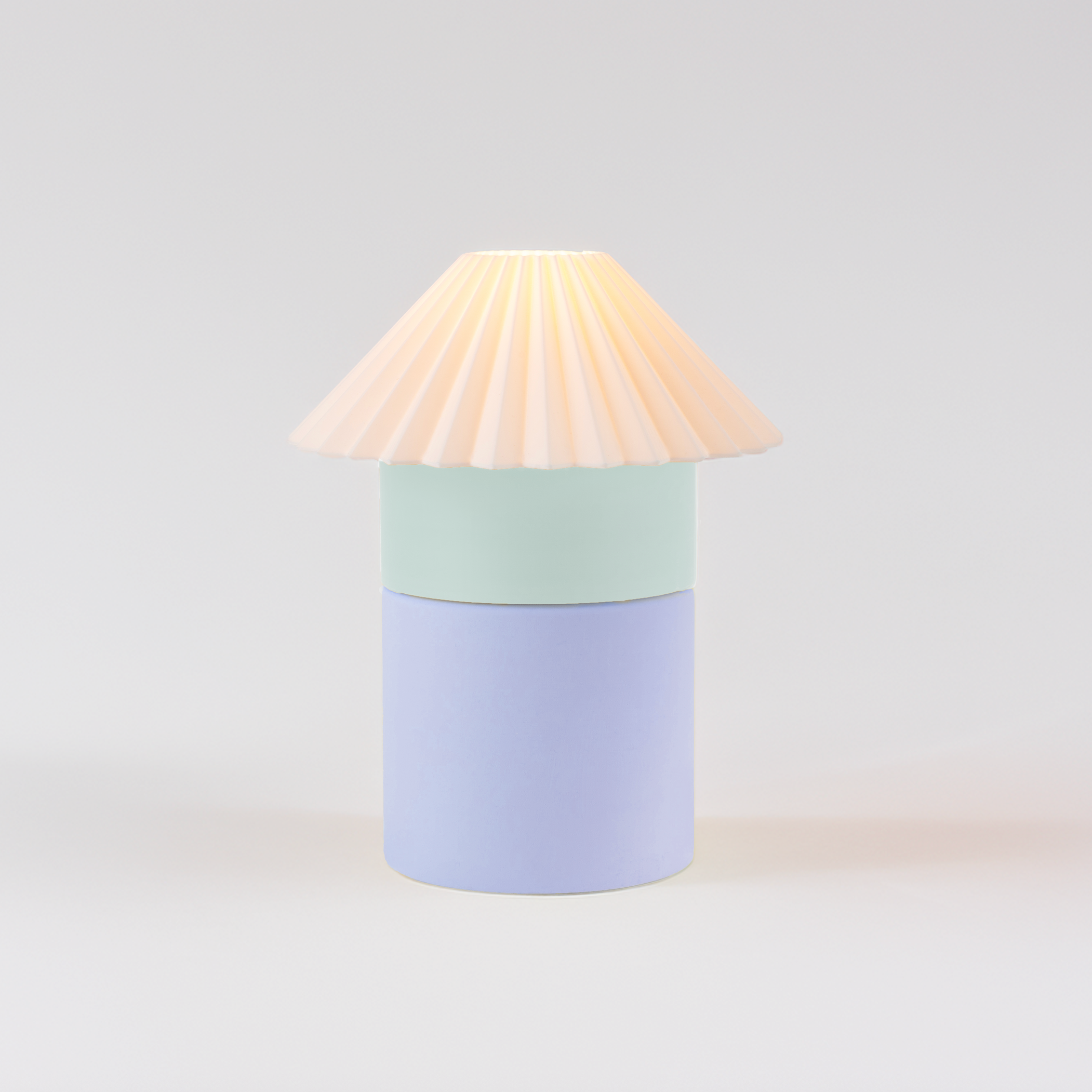 Cici Lamp – Medium in Periwinkle by Nella Home – colorful modular table lamp
Cute aesthetic colorful lamp for dopamine decor lovers
Modular, Scandinavian style modern lighting in Periwinkle – sustainable PLA table lamp
Two-toned Color-block home decor – Periwinkle Cici medium