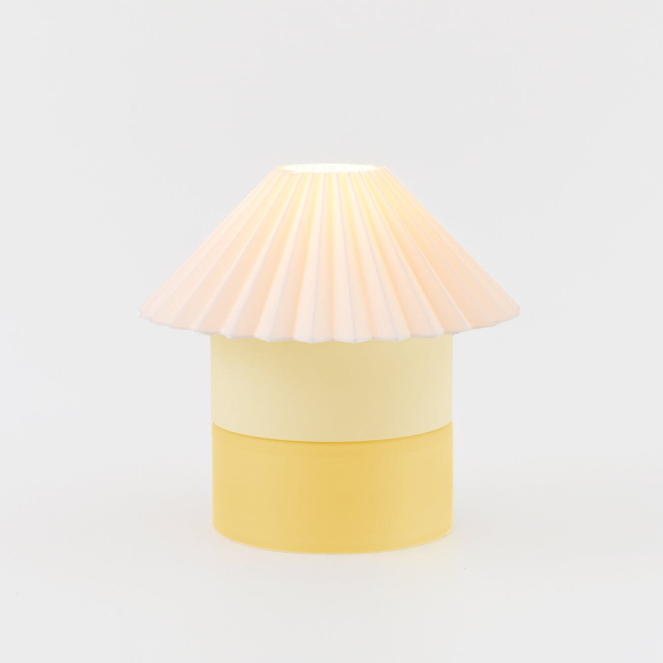 Cici Lamp – Small in honey by Nella Home – colorful modular table lamp
Cute aesthetic colorful lamp for dopamine decor lovers
Modular, Scandinavian style modern lighting in honey – sustainable PLA table lamp
Two-toned Color-block home decor and home accessories – Honey Cici Small