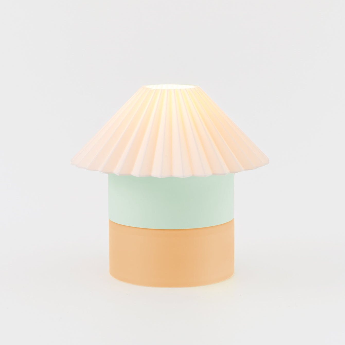 Cici Lamp – Small in Melon by Nella Home – colorful modular table lamp
Cute aesthetic colorful lamp for dopamine decor lovers
Modular, Scandinavian style modern lighting in Melon – sustainable PLA table lamp
Color-block decor – Melon Cici Small