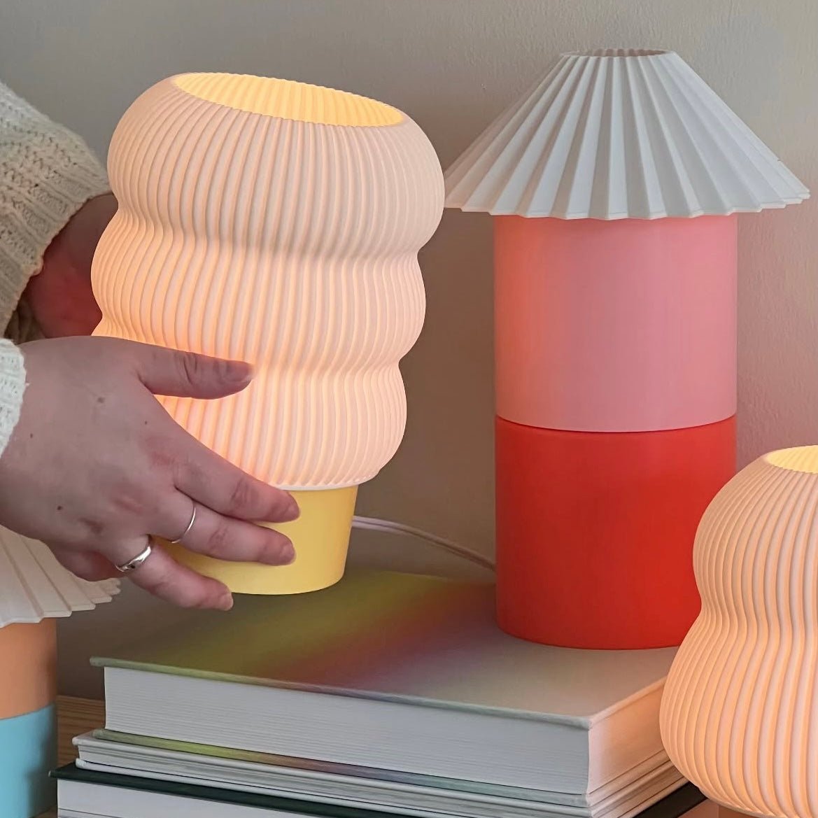 Lola Lamp in Butter – pastel yellow lamp with sculptural lines and a soft finish
3D printed matte table lamp in soft Butter yellow
Butter Lola Lamp – colorful lighting piece for expressive spaces
