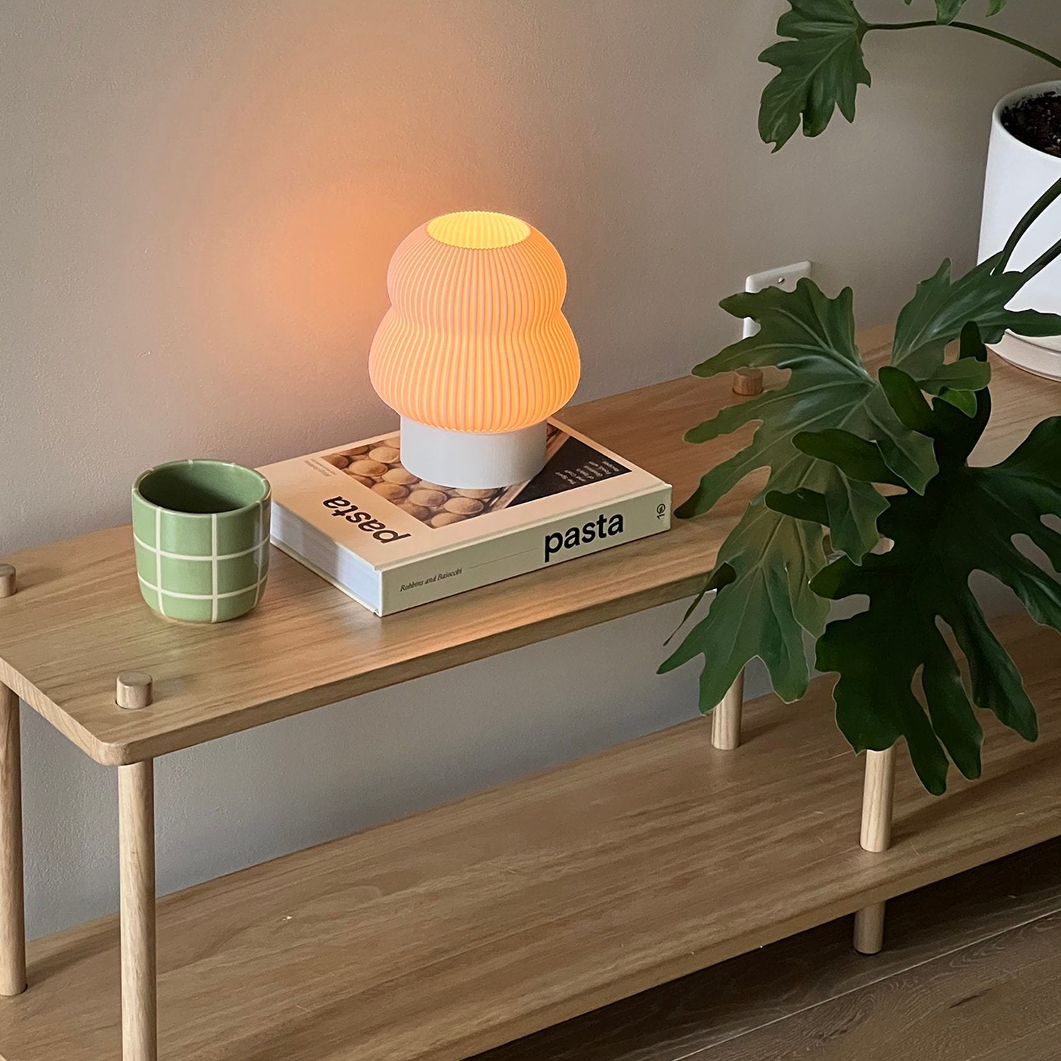 Poly Lamp in Cream – soft off-white sculptural table lamp with matte texture
Minimalist aesthetic cute lamp in cream for modern interiors
Scandinavian style lighting, cloud-like shape,