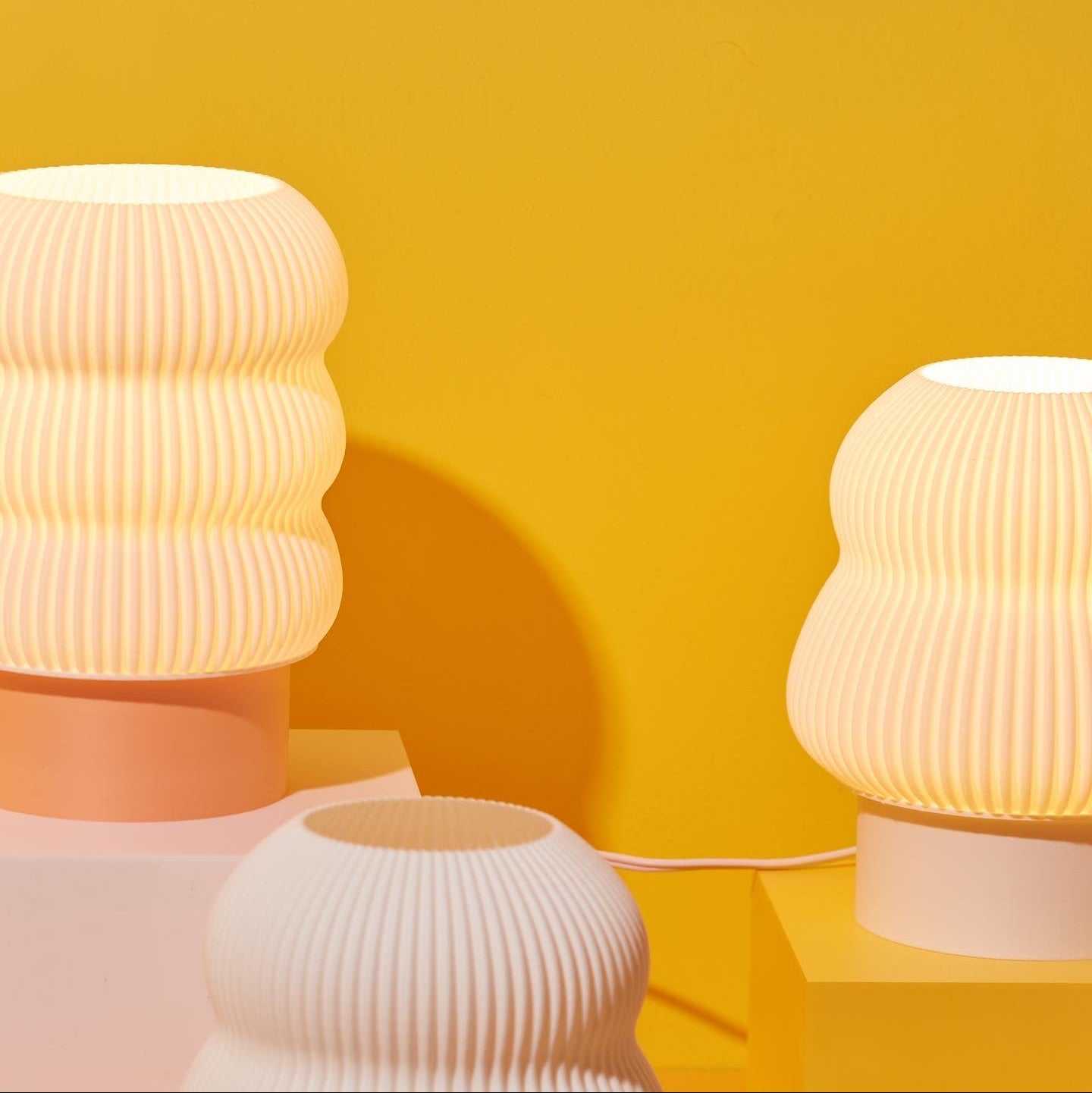 Poly Lamp in Cream – soft off-white sculptural table lamp with matte texture
Minimalist aesthetic cute lamp in cream for modern interiors
Scandinavian style lighting, cloud-like shape,